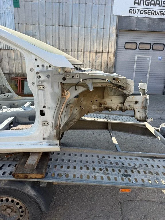 Front quarter panel – front right