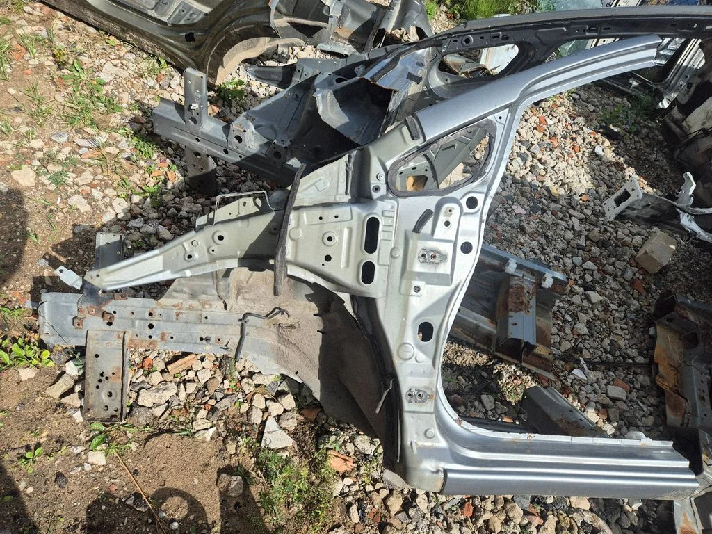 Esimene küljepaneel – Nissan Note (E12) (2014-2016), eesmine vasak