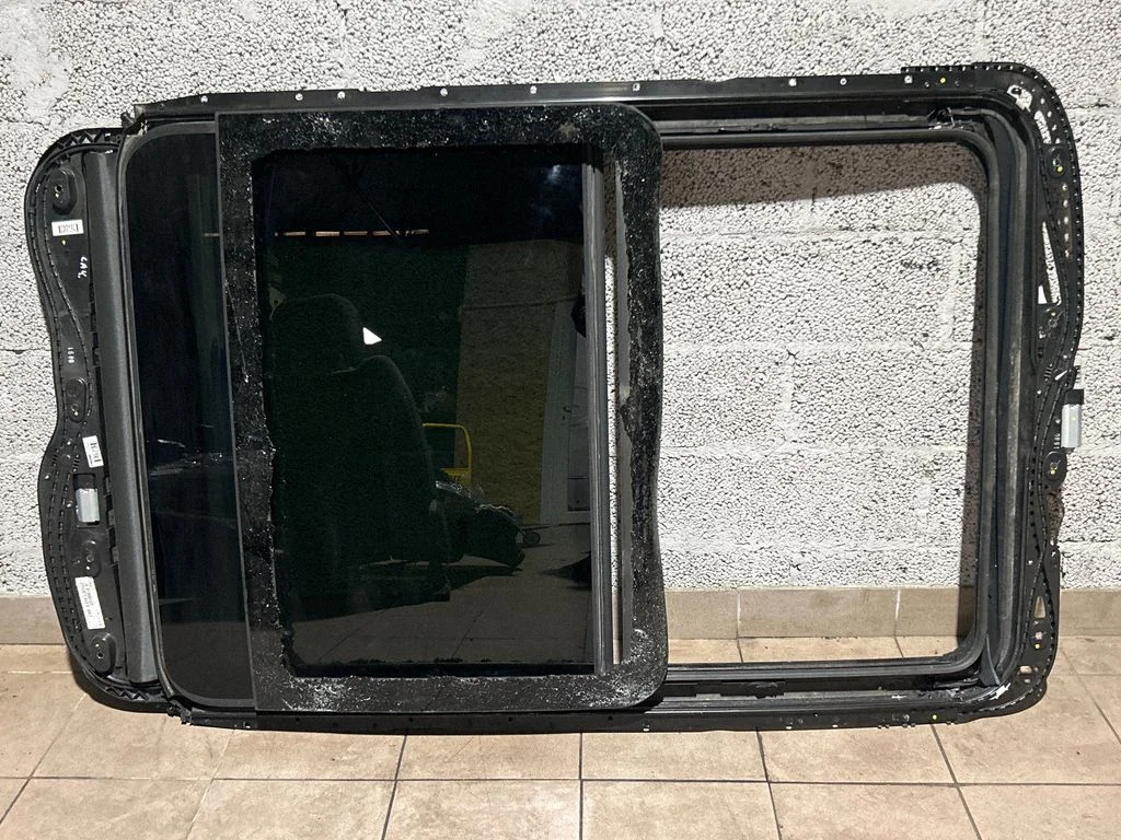 Sunroof set 7P0877041E