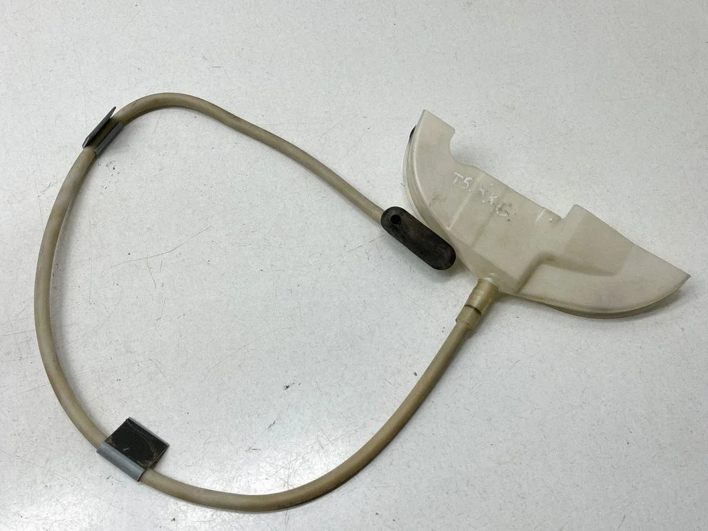 Water drain line hose 7H0843353