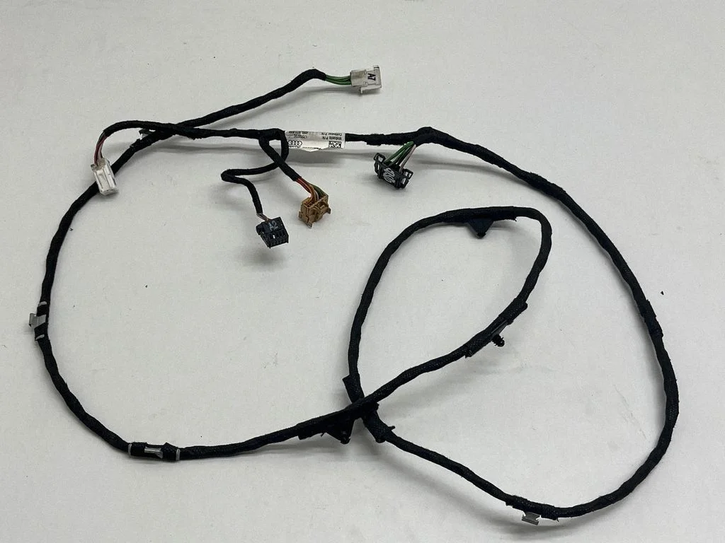 Katuseluugi elektrijuhtmestik – Audi RS Q3 (2019-)