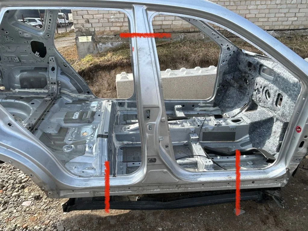 Pillar (middle) – front right