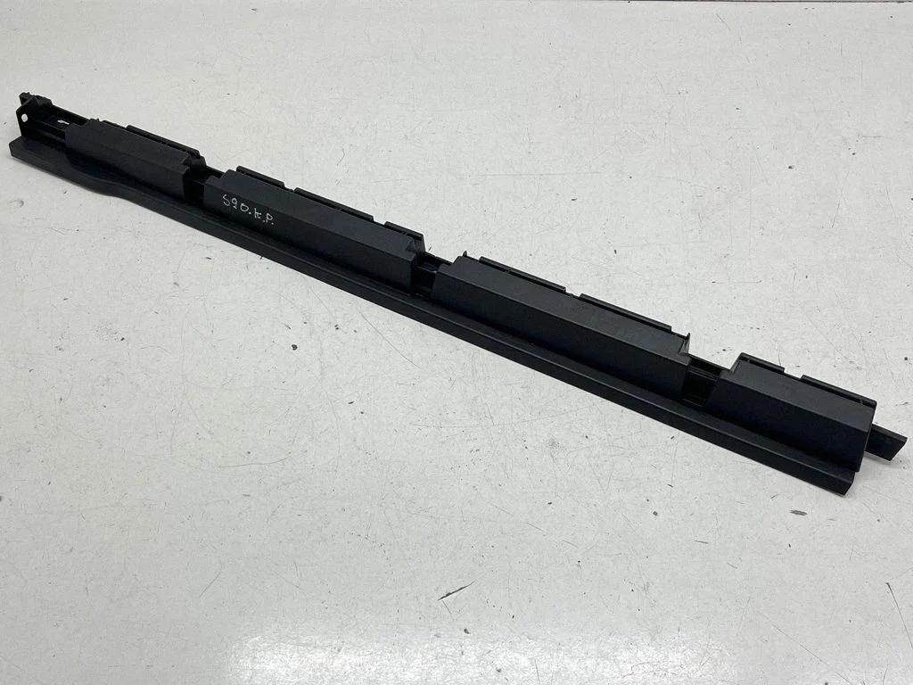 Sill supporting ledge 31386129