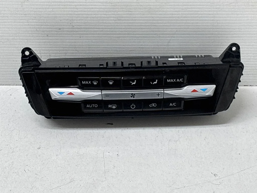 Panel sterowania klimatyzacją / nawiewem LB5T18C612HG – Ford Explorer VI (2019-)