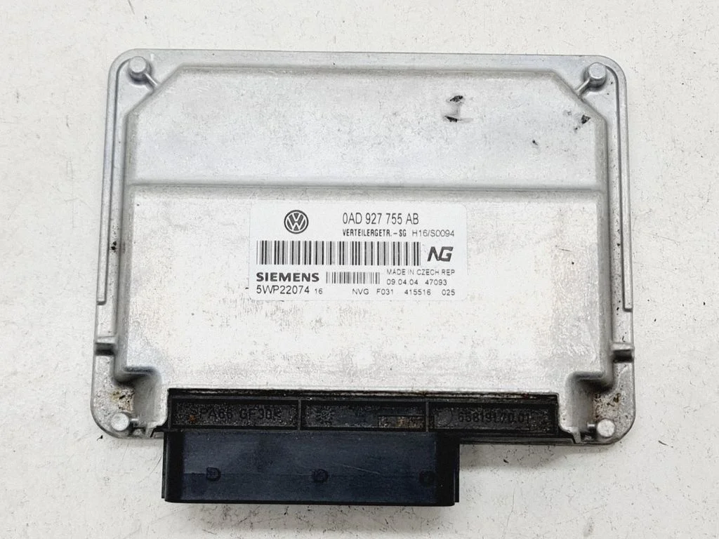 Transfer box differential control unit – Volkswagen Touareg I (2002-2010)