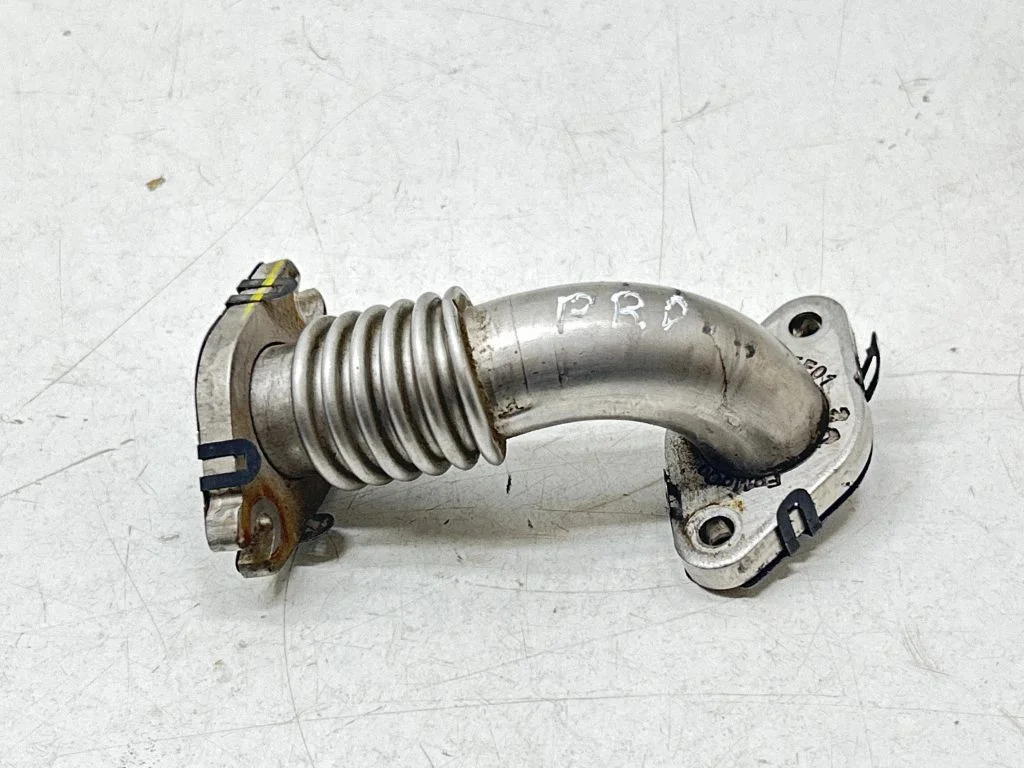 EGR valve line/pipe/hose 84715F01