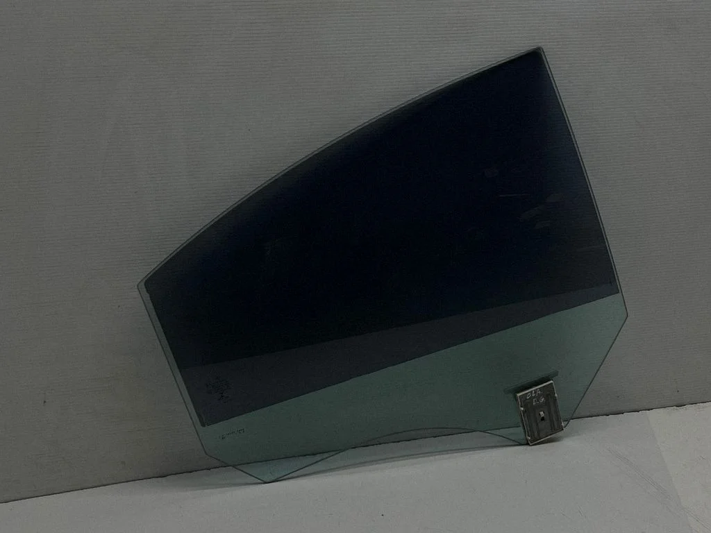 Rear door window glass 43R00050