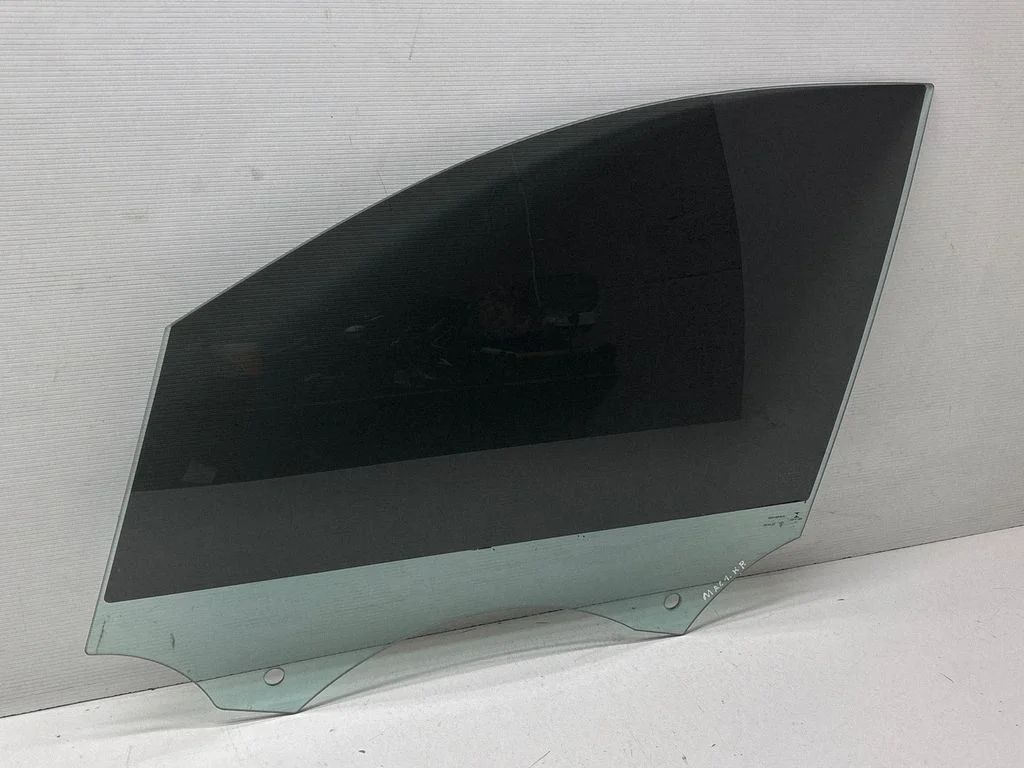 Front door window glass four-door 95B845201