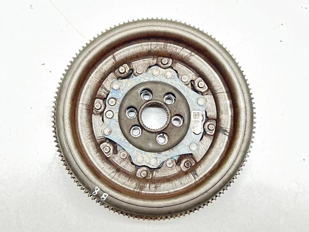 Kahemassiline hooratas 03L105266DE