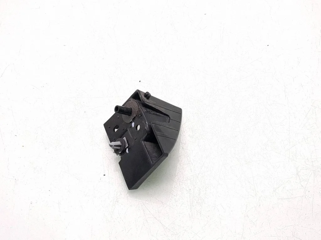Bumper support mounting bracket corner GV4417D949A