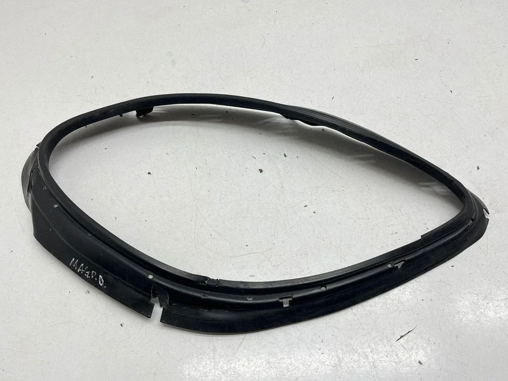 Under headlight/headlamp trim – Porsche Macan (95B) (2014-2018)