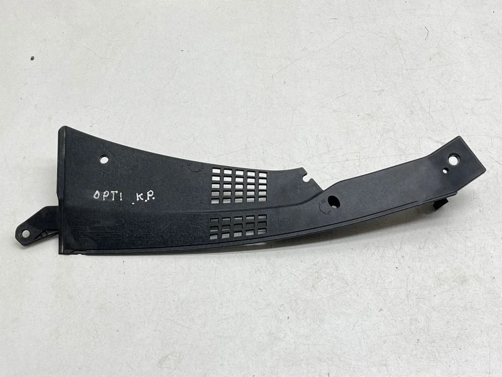 Under headlight/headlamp trim 17516290