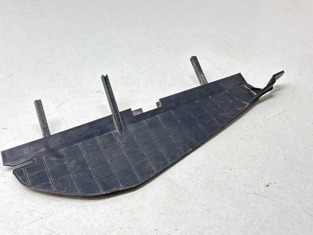 Battery tray heat shield 7E0805283B