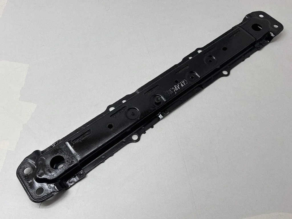 Cita apakšas detaļa 4M0801387F