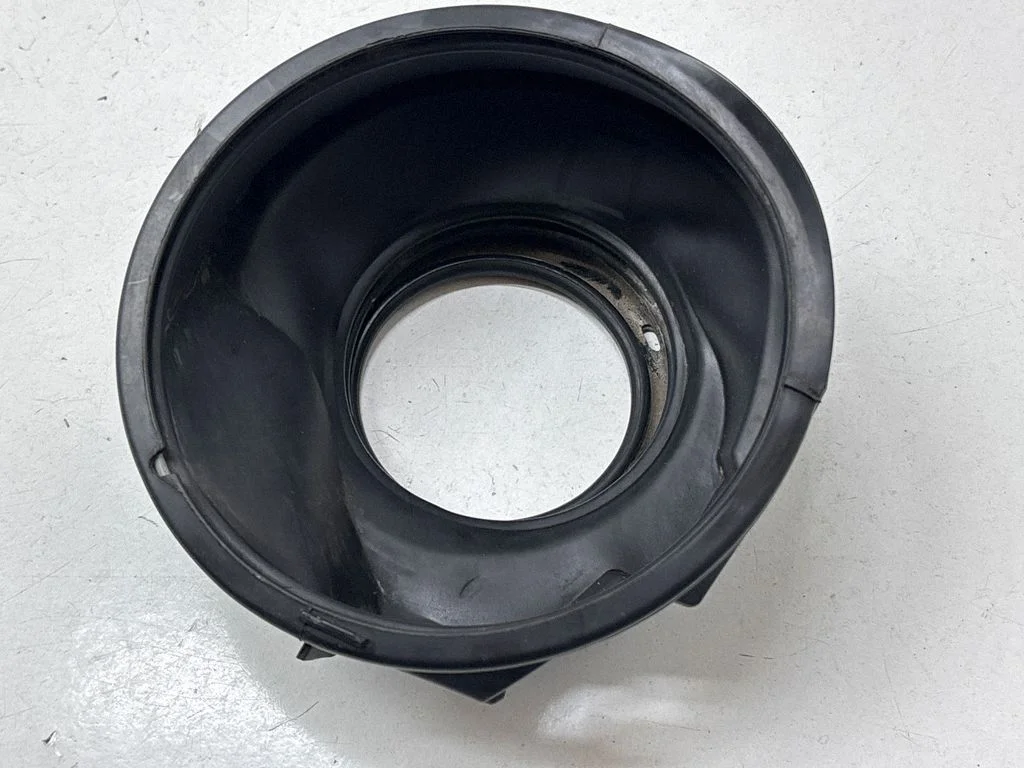Fuel tank cap trim 772910E050
