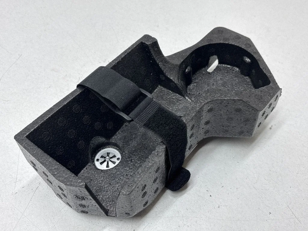 Glove box in trunk 8R0012111D