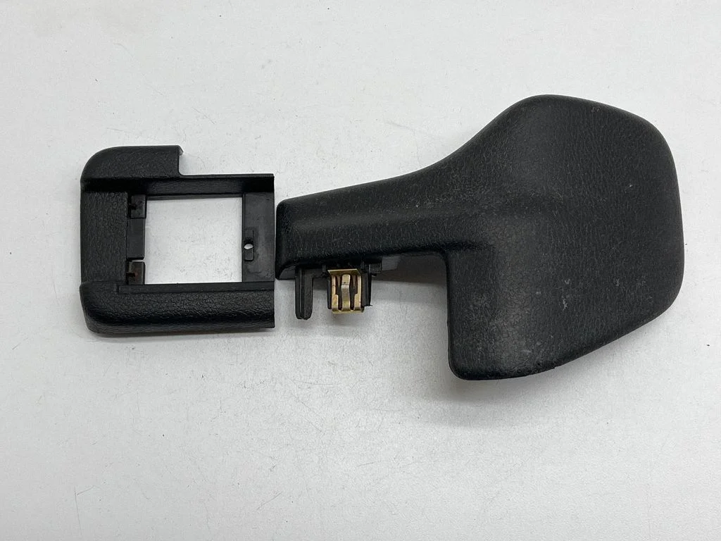 Sliding door rail trim 5ZF15TX7AD