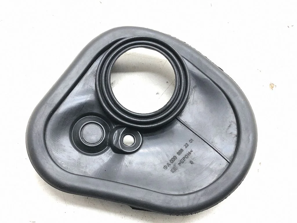 Fuel tank cap trim – Mercedes-Benz C-Class AMG W204 (2007-2014)