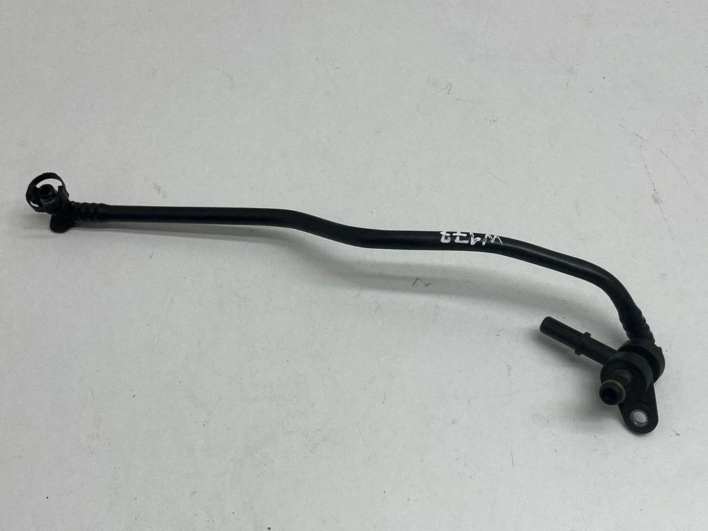 Karteriventilatsioon/-toru(d)/-voolik(ud) A2600180000