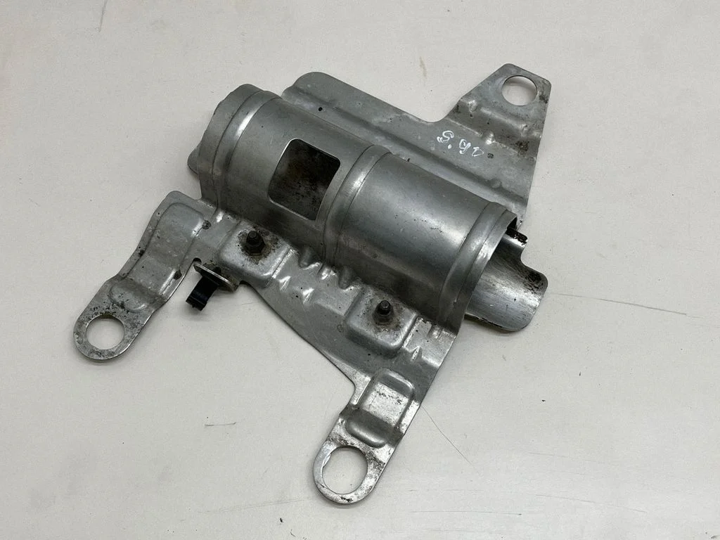 Fuel filter bracket/mount holder 31452831