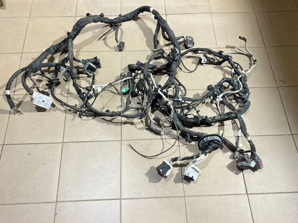 Motora vadu instalācija M1MT14290