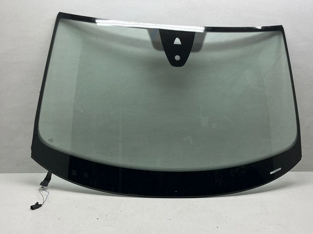 Front windscreen/windshield window 5NN845011