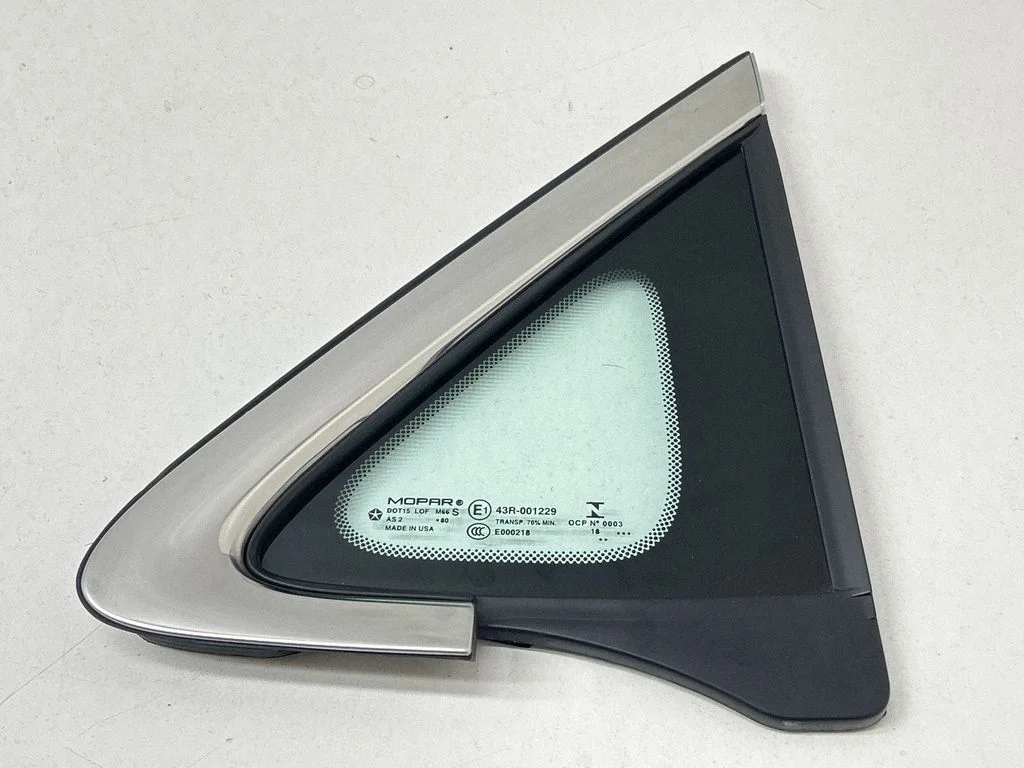 Front triangle window/glass 68227745AE