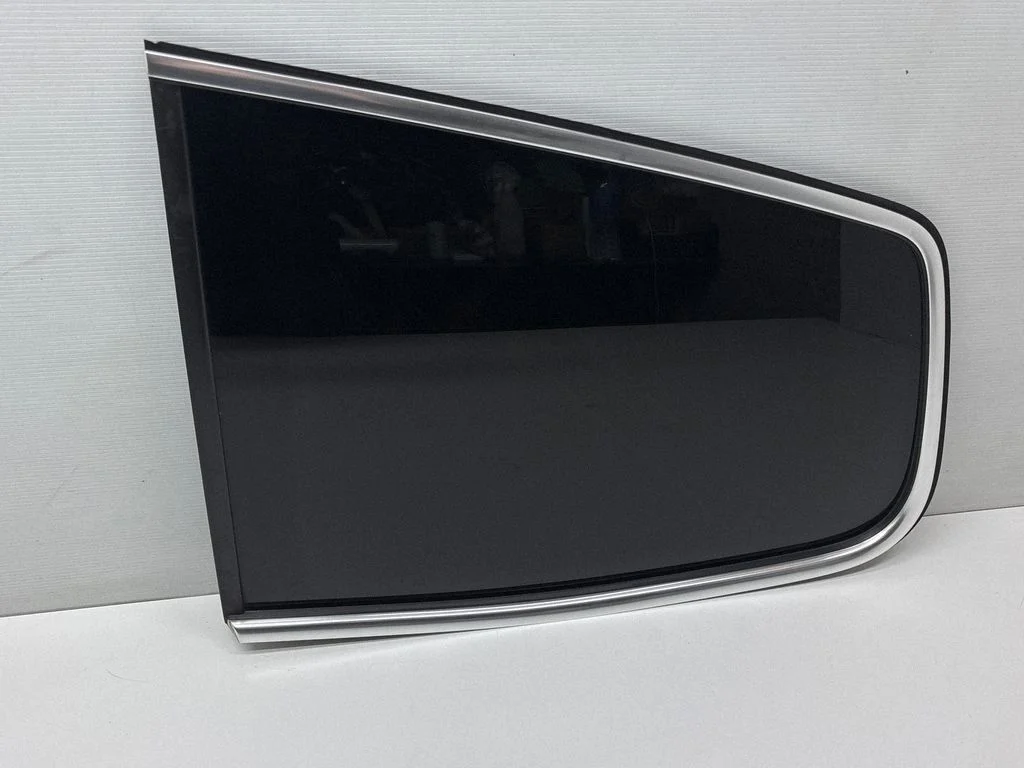 Rear side window 7N0845297S