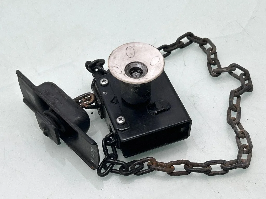 Spare wheel mounting bracket 040819
