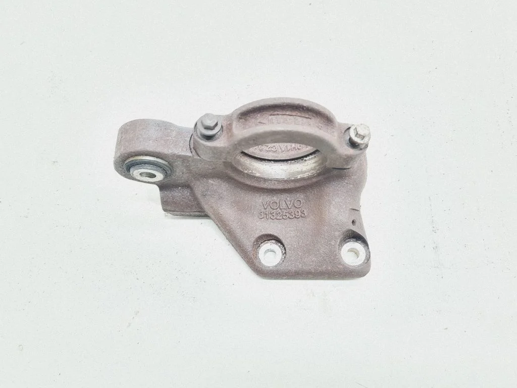 Driveshaft support bearing bracket 31325393