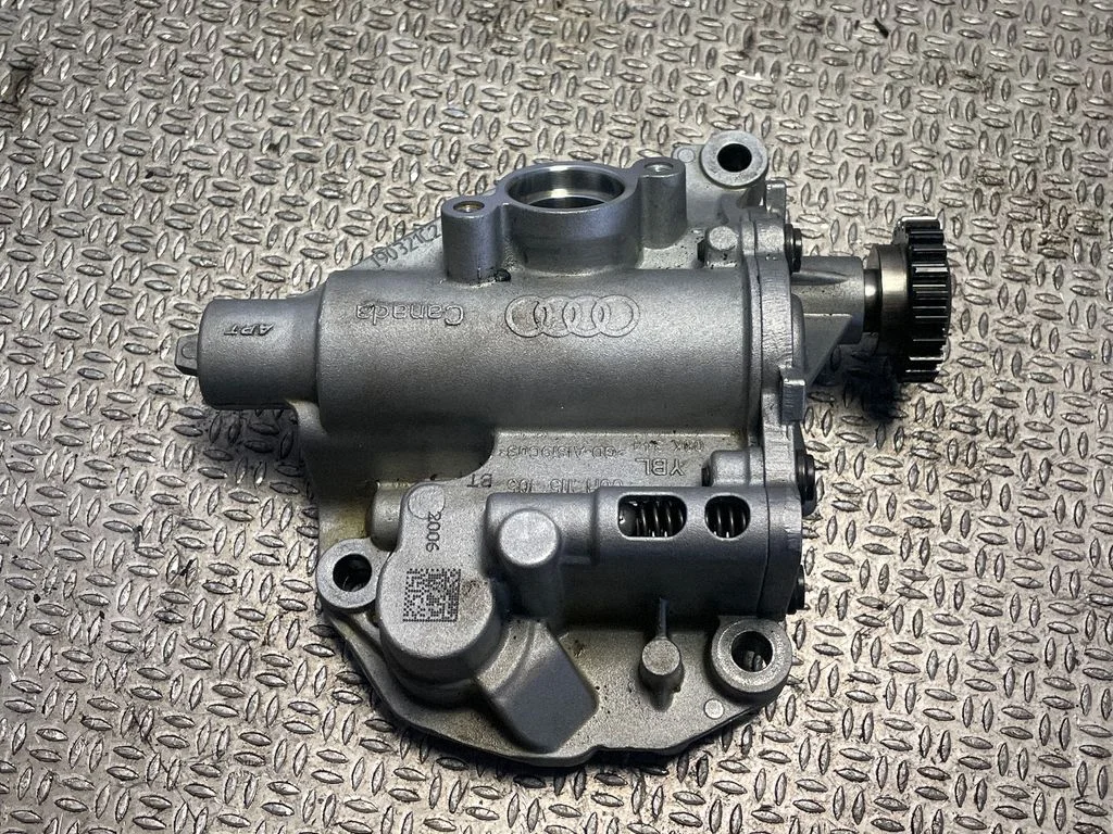 Oil pump 06H115105