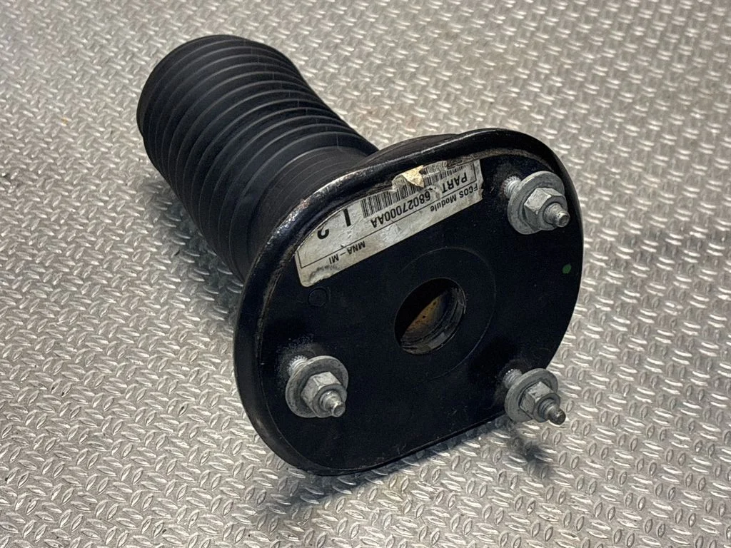 Keerdvedru ülemine tugi 68027000AA