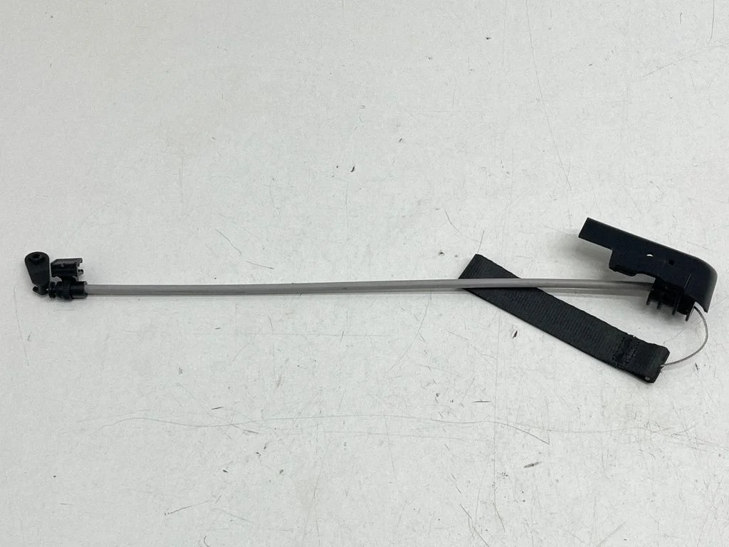 Fuel cap release pull handle 146286900B