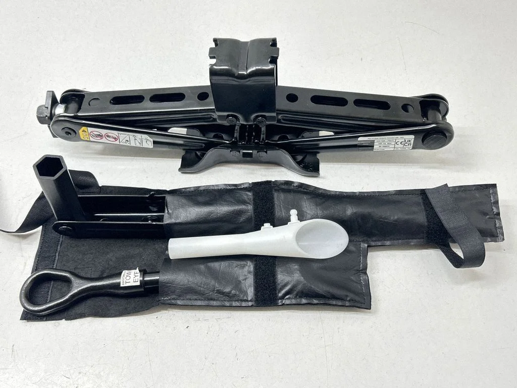 Tool set – Jeep Grand Cherokee WL (2021-)