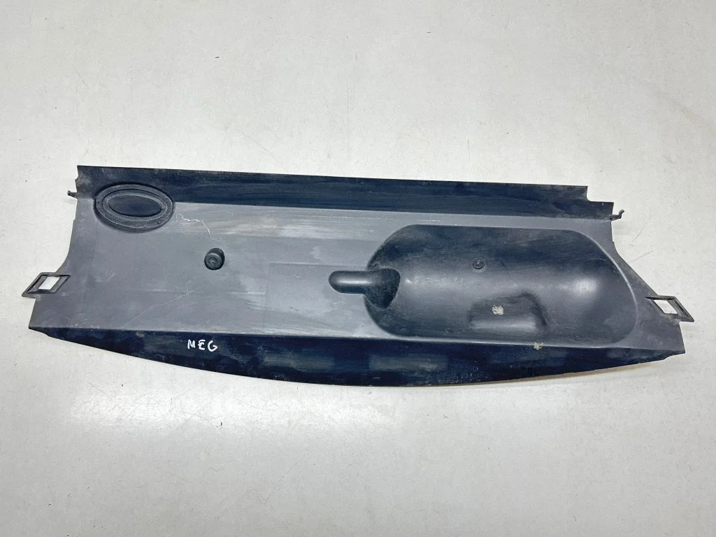 Radiator trim 214768557R
