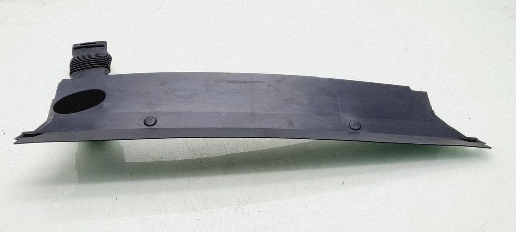 Radiator trim 214760027R