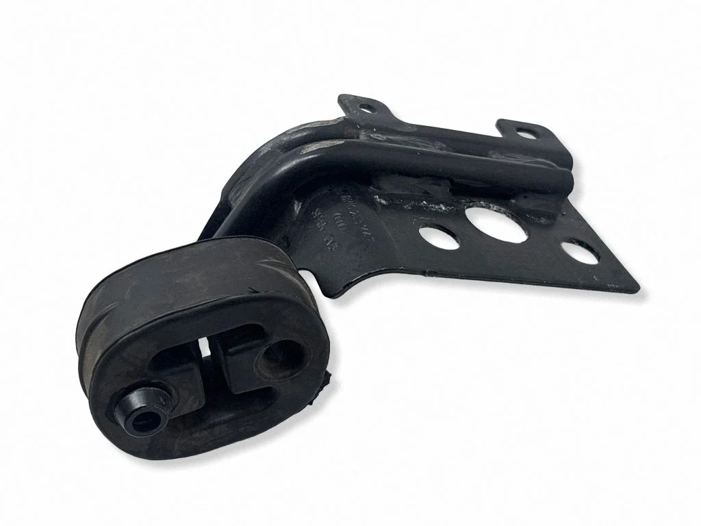 Wieszak tłumika 8D0253147G