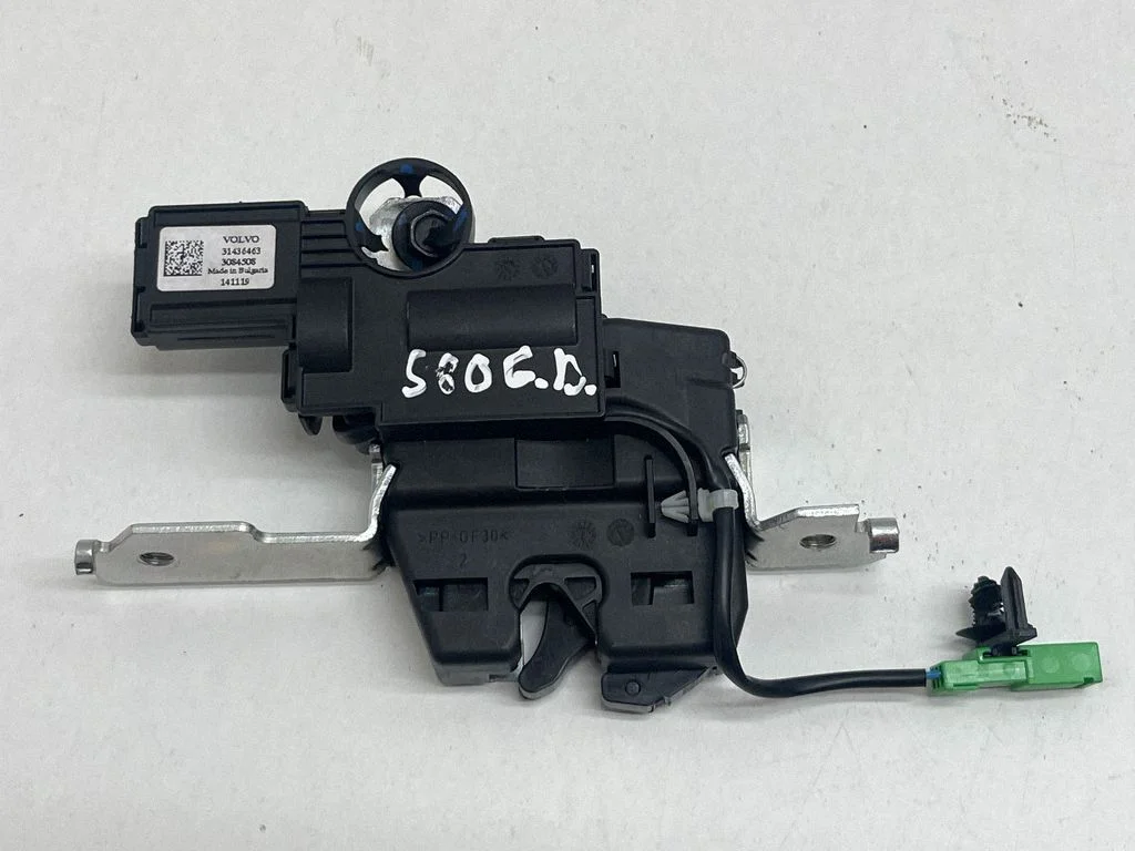 Seat back rest lock catch – Volvo S60 (2018-)
