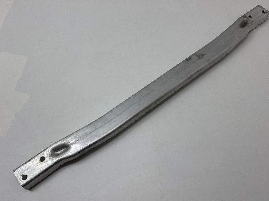 Esistange tugitala 4M0802507C