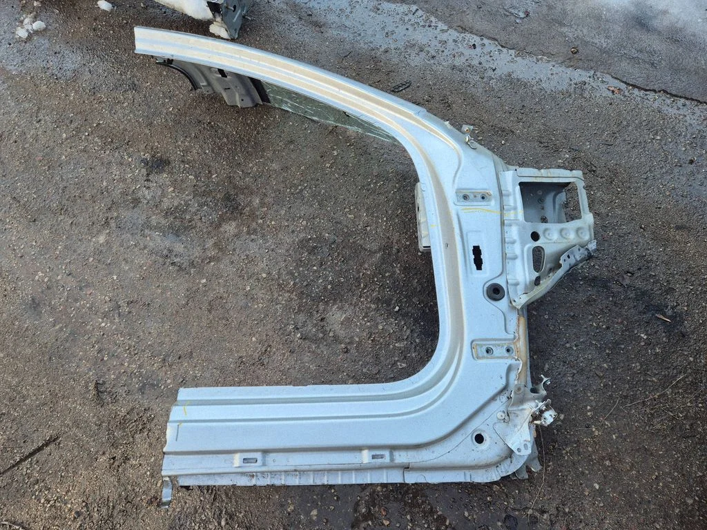 Front sill (body part) – front right