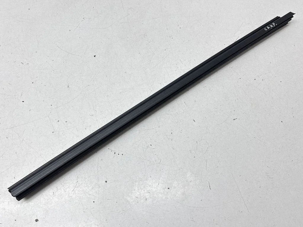 Rubber seal front door window/glass 803314772R – Renault Captur (2013-2020)