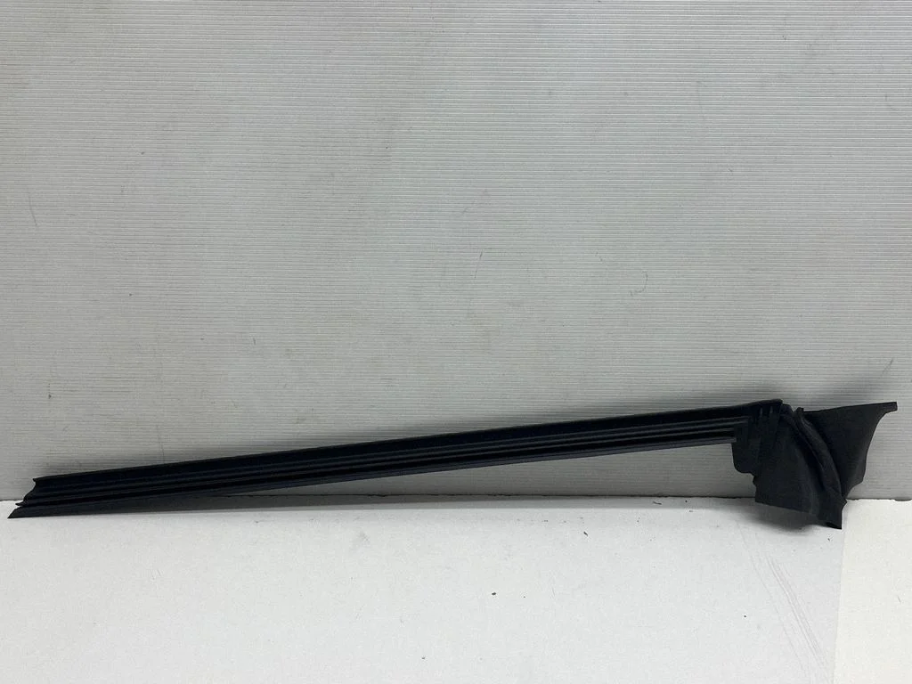 Rubber seal front door (on door) – Mercedes-Benz CLA-Class C117 X117 W117 (2013-2019)