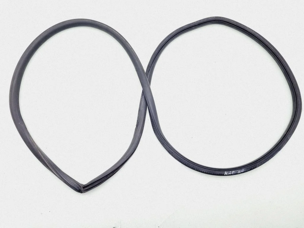 Rubber seal sliding door (on door) – Volkswagen Caddy (2011-2016)