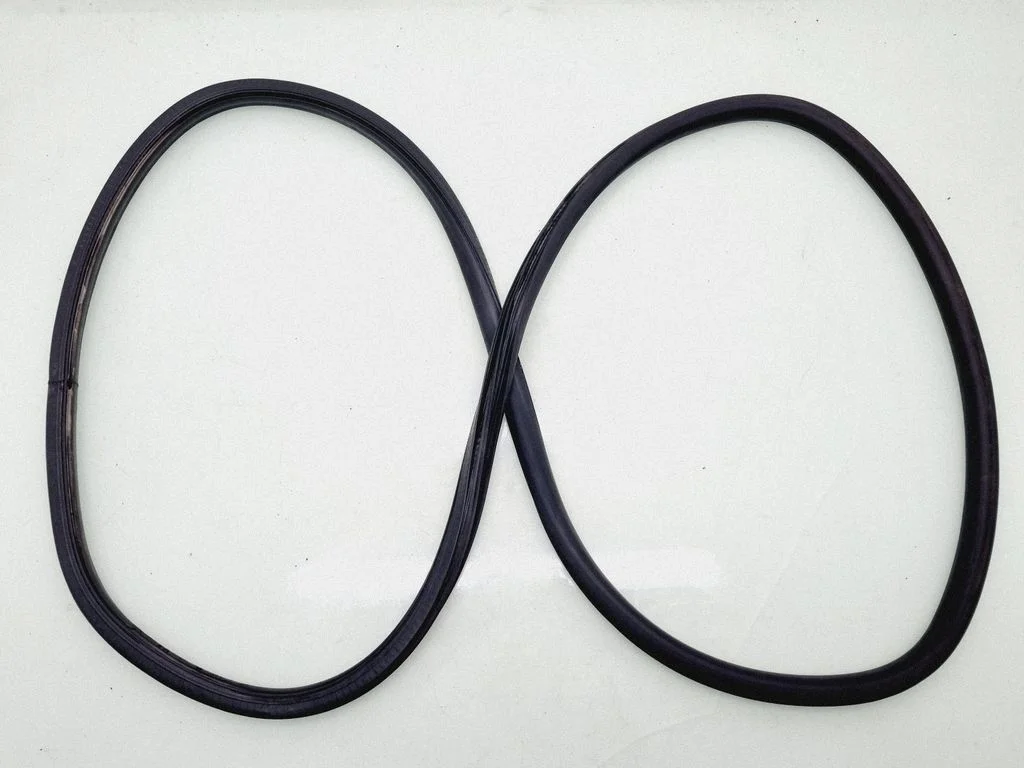 Rubber seal sliding door (on door) – Volkswagen Caddy (2011-2016)