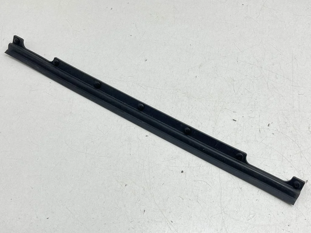 Tihendkumm (tagaluugil) – Volkswagen ID.5 (2022-)