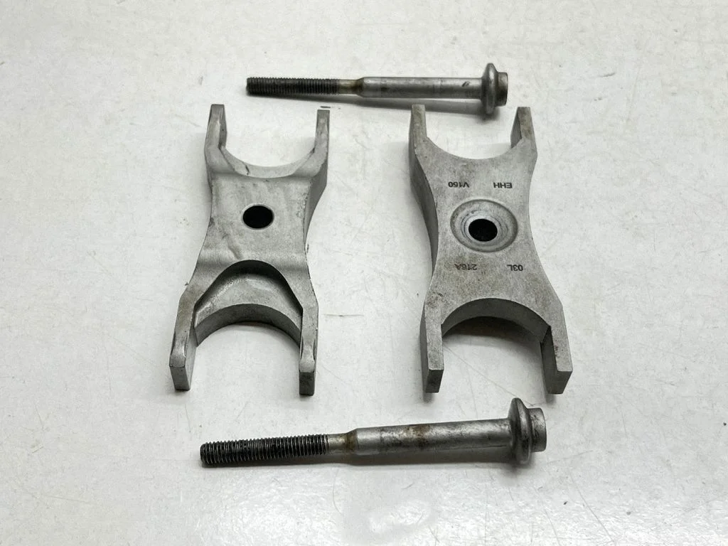 Fuel Injector clamp holder 216A