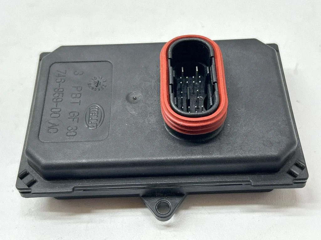 Headlight ballast module Xenon 74696000AE