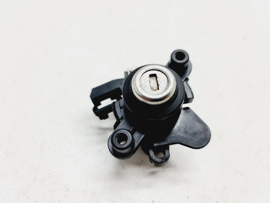 Tailgate exterior lock 82410889