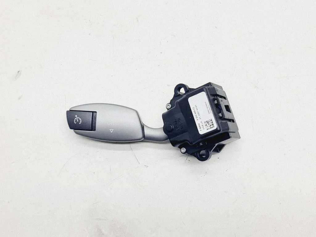 Püsikiiruse hoidiku (autopiloodi) hoob – BMW 7-seeria E65 E66 (2001-2008)