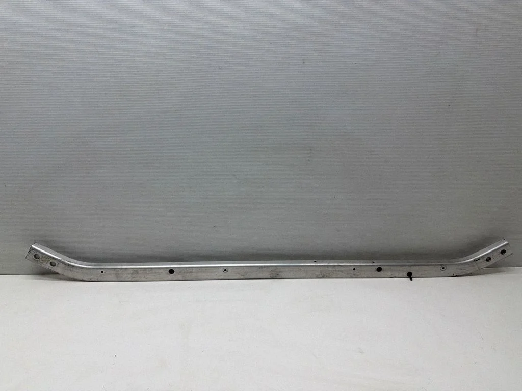 Radiatoru paneļa augšējā daļa 7400109